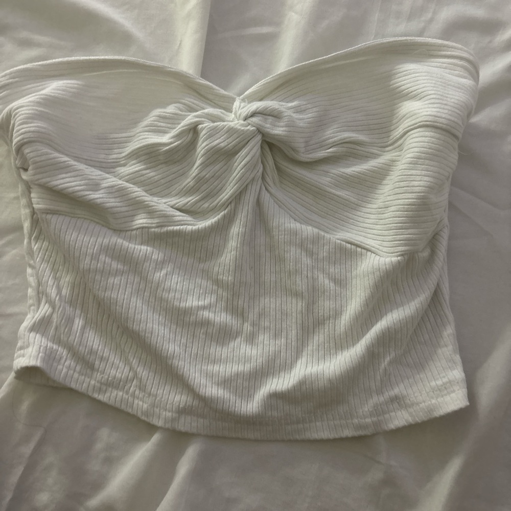 Elegant White Strapless Top